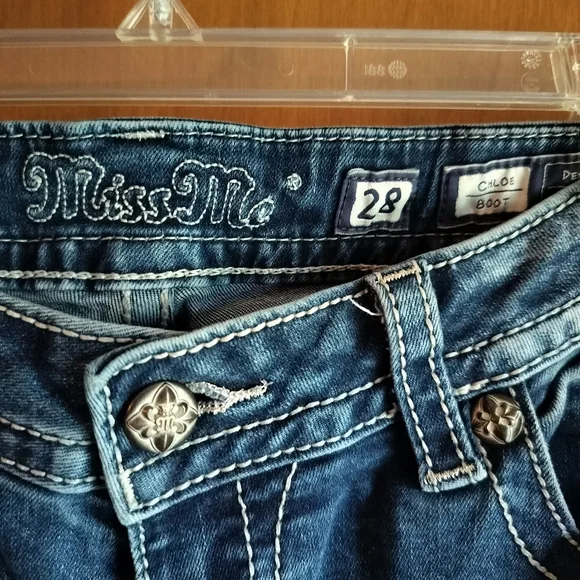Miss Me Chloe Boot Cut Jeans with Cross Embroidery & Rhinestone Detail Size 28 - Picture 2 of 13
